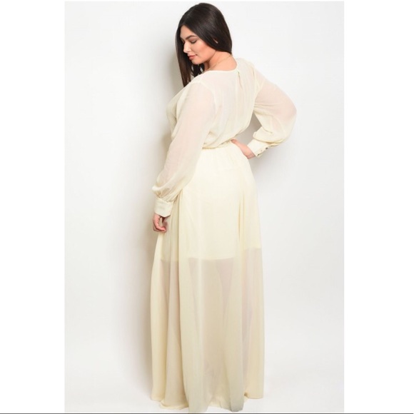 🆕⭐️ Plus Size Ivory Sheer Long Sleeve Maxi Dress - Picture 2 of 6